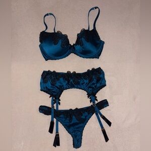 Agent Provocateur Silk Aymee Set
